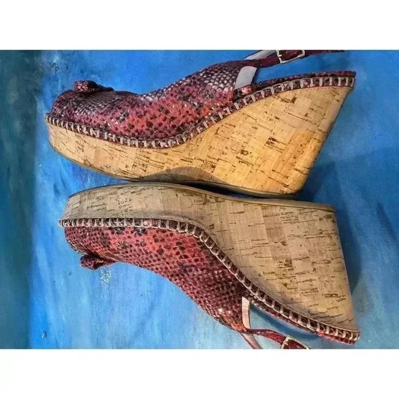 Stuart Weitzman Women’s 6.5 Red Snakeskin Peep Toe Sling Back Cork Wedge Heels - Picture 9 of 11